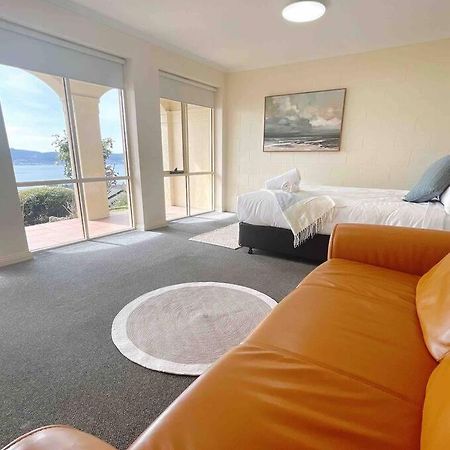 Millions View - Hobart Villa Sandy Bay Esterno foto