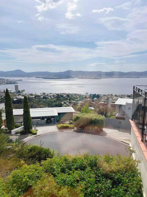 Millions View - Hobart Villa Sandy Bay Esterno foto